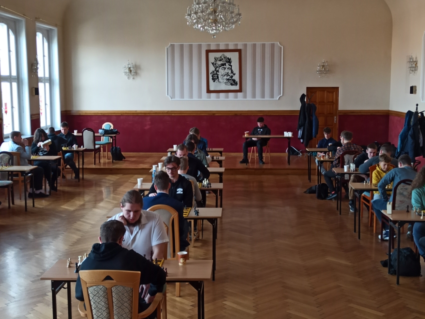 Uczestnicy VIII Powiatowego Turnieju Szachowego z okazji Święta Niepodległości