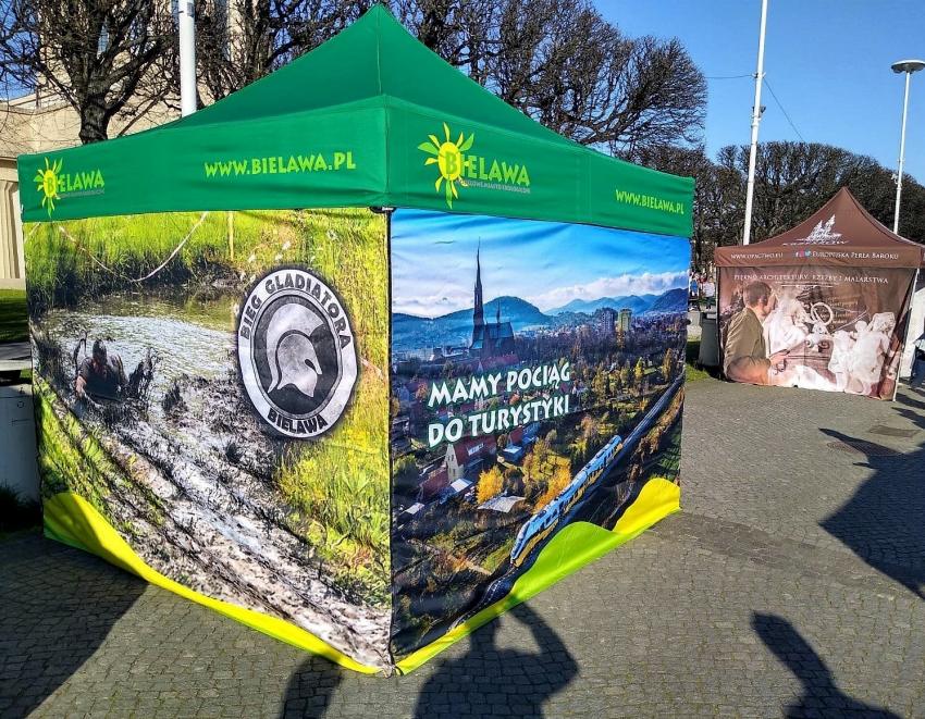 Bielawskie stoisko na otwarciu sezonu turystycznego we Wrocławiu