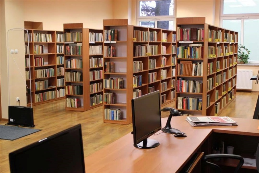 wnętrze biblioteki