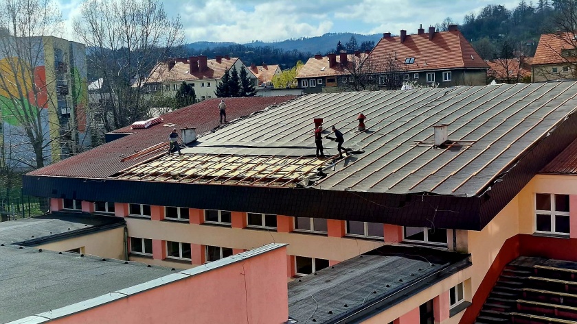 Remont dachu w SP 10